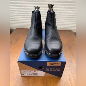 Women’s 7.5 Blundstone’s women’s dress Chelsea boots